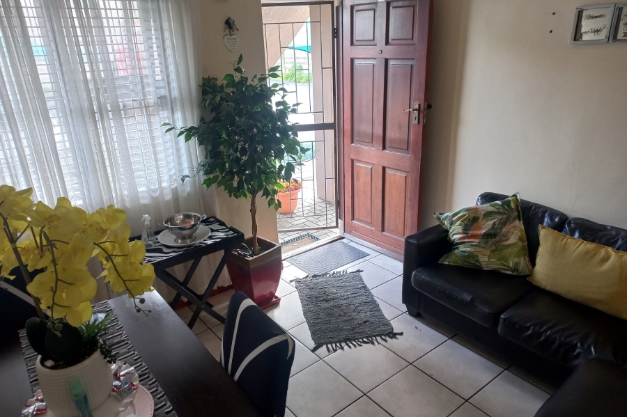 2 Bedroom Property for Sale in Groenvallei Western Cape